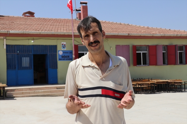 Diyarbakır'da 13 öğretmen köy okulunu boyadı